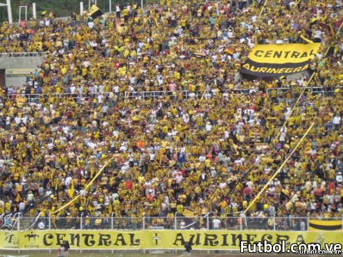 Afición Aurinegra - Foto: fútbol.com.ve