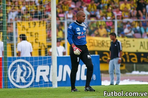 Manuel Sanhouse se despide del Deportivo Táchira. Foto: Gennaro Pascale Manuel Sanhouse se despide del Deportivo Táchira. Foto: Gennaro Pascale