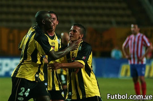 Viafara celebra con baile su primer gol en Venezuela. Foto: Gennaro Pascale